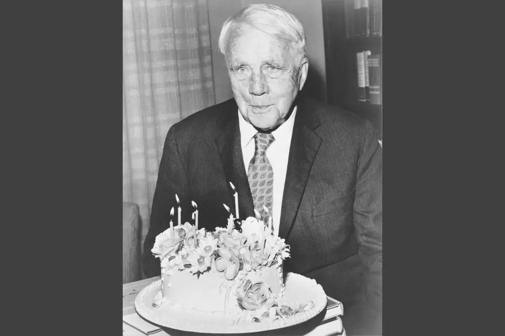 Robert Frost and a cake